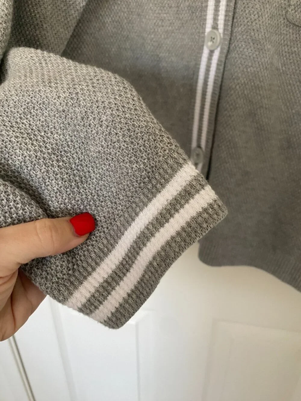ALO Yoga EUC | Tennis Club Sweater Knit Cardigan in Athletic Heather Gray/White